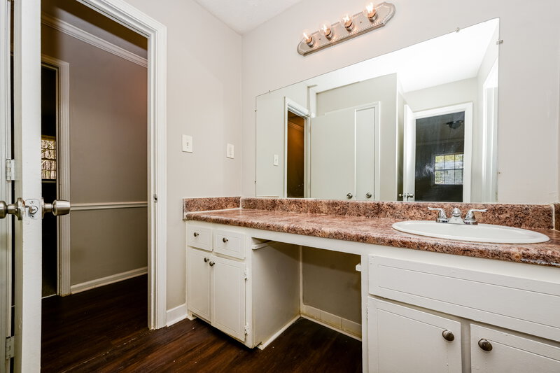 2,075/Mo, 4214 Miners Creek Rd Lithonia, GA 30038 Bathroom View