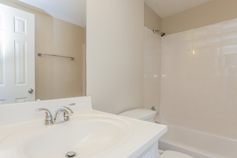 2,220/Mo, 5747 Hilton Ridge Rd Lithonia, GA 30058 Bathroom View