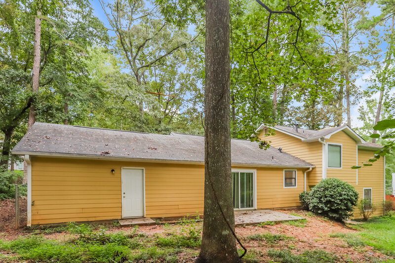 2,220/Mo, 5747 Hilton Ridge Rd Lithonia, GA 30058 Rear View