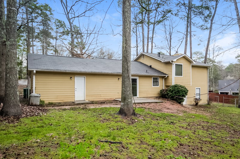 2,220/Mo, 5747 Hilton Ridge Rd Lithonia, GA 30058 Rear View 2