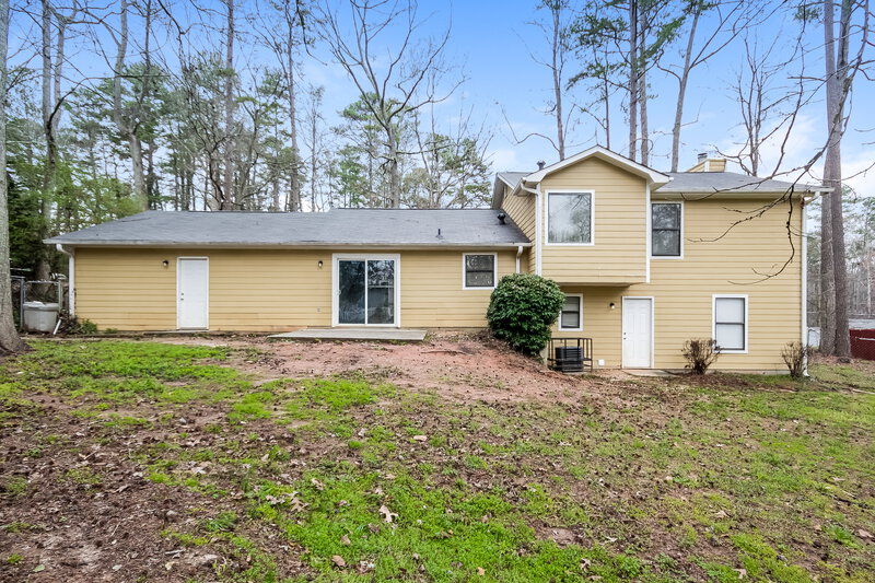 2,220/Mo, 5747 Hilton Ridge Rd Lithonia, GA 30058 Rear View 3