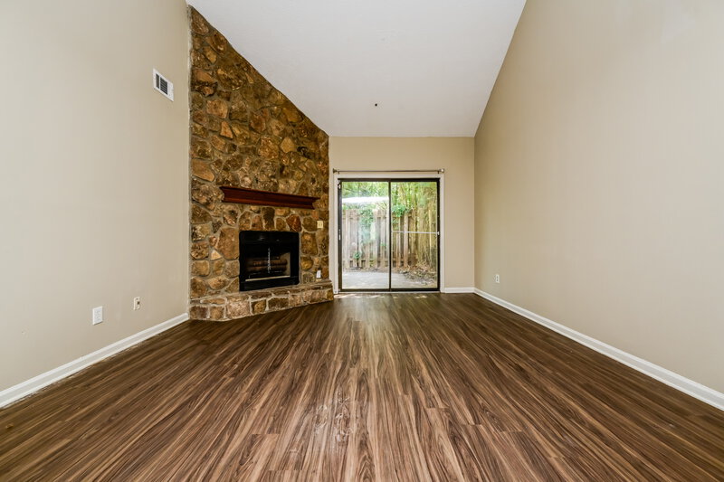 0/Mo, 5796 Trent Walk Dr Lithonia, GA 30038 Living Room View
