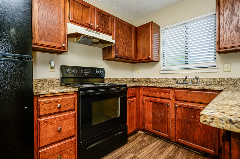 0/Mo, 5796 Trent Walk Dr Lithonia, GA 30038 Kitchen View 2