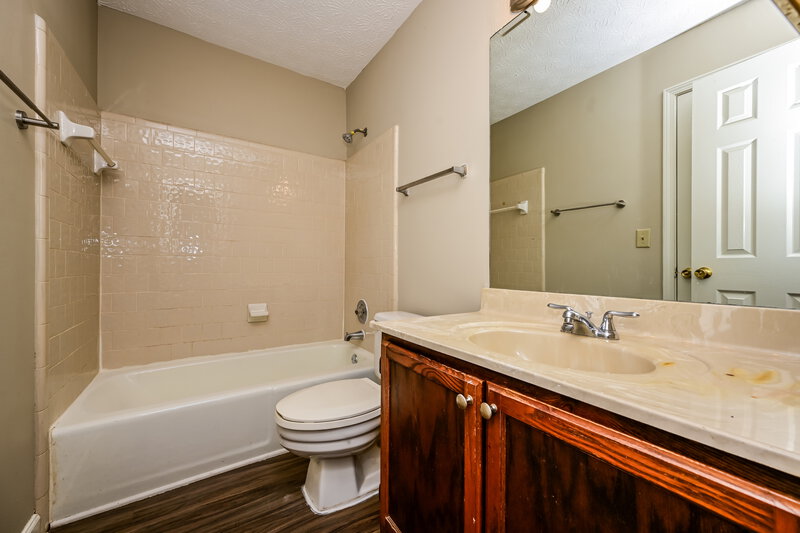 0/Mo, 5796 Trent Walk Dr Lithonia, GA 30038 Bathroom View