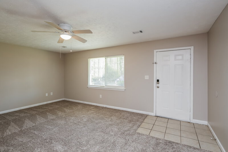 1,830/Mo, 5961 Garner Rd Mableton, GA 30126 Living Room View 3