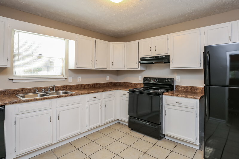 1,830/Mo, 5961 Garner Rd Mableton, GA 30126 Kitchen View