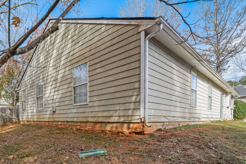 1,805/Mo, 6626 Browns Mill Ferry Dr Lithonia, GA 30038 Rear View 2