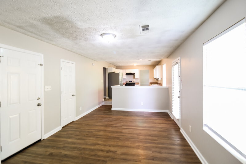 1,810/Mo, 871 PLUMBRIDGE CT Lithonia, GA 30058 Living Room View 2