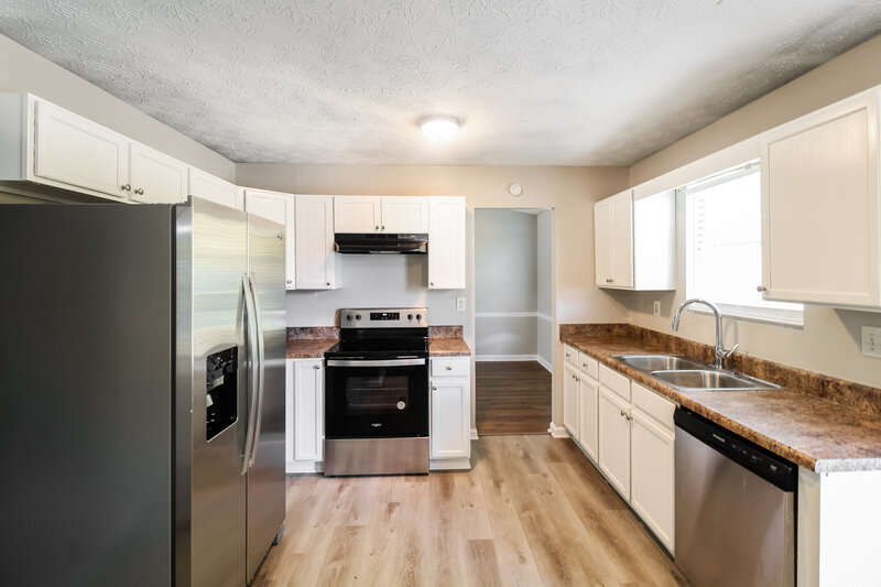 1,810/Mo, 871 PLUMBRIDGE CT Lithonia, GA 30058 Kitchen View 2