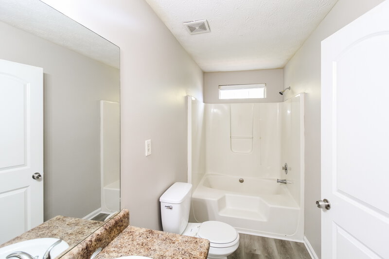 1,810/Mo, 871 PLUMBRIDGE CT Lithonia, GA 30058 Main Bathroom View