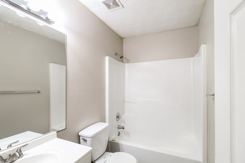 1,810/Mo, 871 PLUMBRIDGE CT Lithonia, GA 30058 Bathroom View