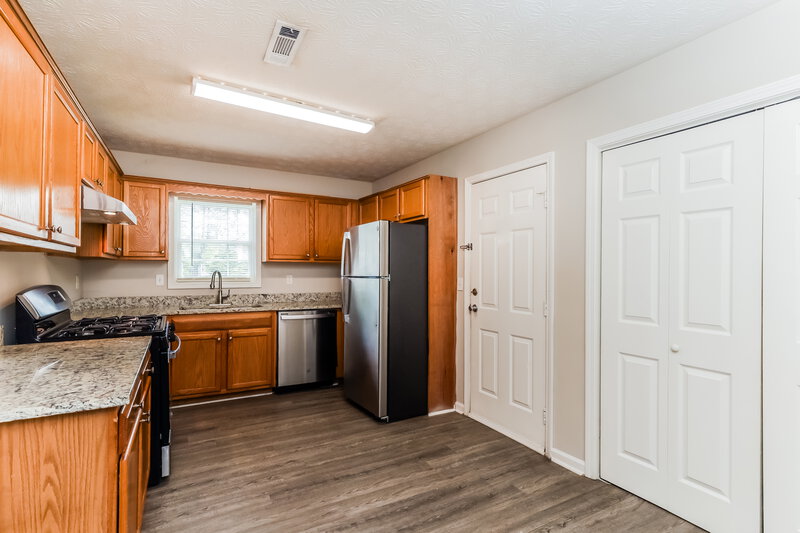 1,760/Mo, 116 Unity Cv Locust Grove, GA 30248 Kitchen View