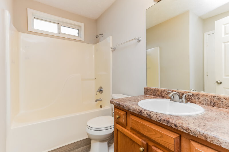 1,760/Mo, 116 Unity Cv Locust Grove, GA 30248 Bathroom View
