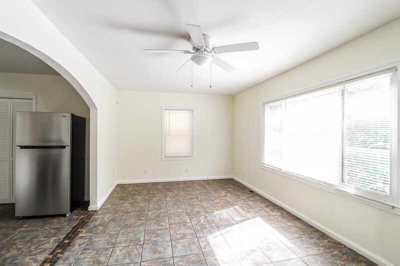 1,780/Mo, 1111 Burbank Cir Marietta, GA 30062 Living Room View