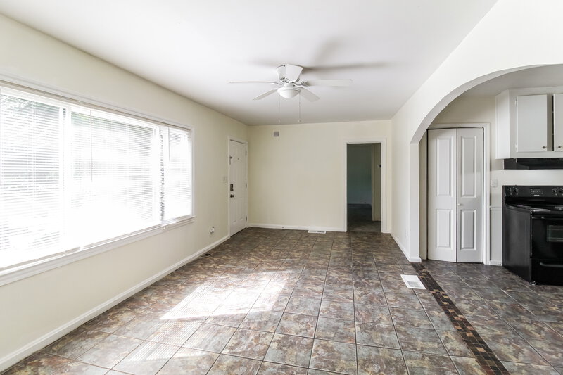 1,780/Mo, 1111 Burbank Cir Marietta, GA 30062 Living Room View 2