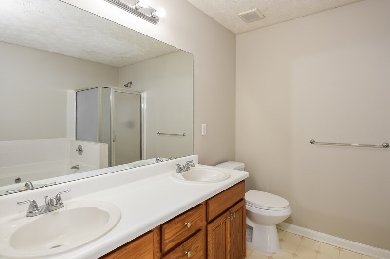 1,930/Mo, 1683 Barrington Overlook Marietta, GA 30066 Main Bathroom View