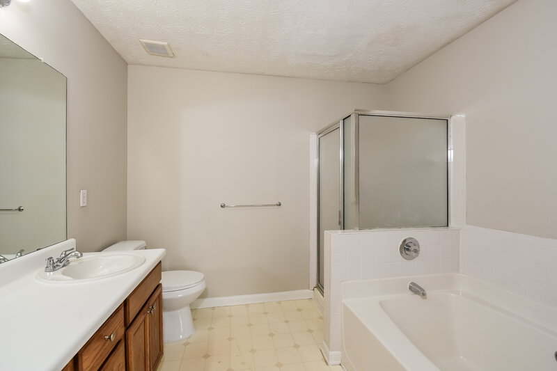 1,930/Mo, 1683 Barrington Overlook Marietta, GA 30066 Main Bathroom View 2
