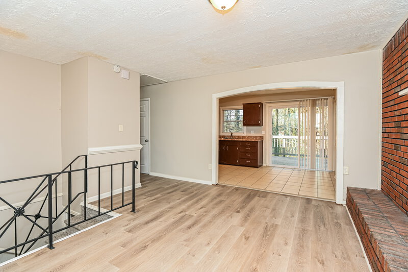 1,875/Mo, 2870 Valley Brook Dr SW Marietta, GA 30008 Living Room View 3