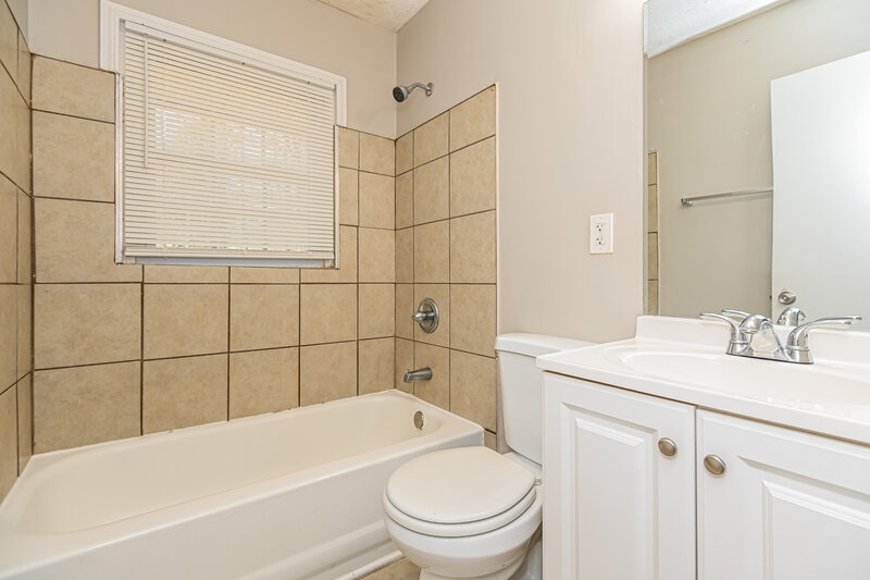 1,875/Mo, 2870 Valley Brook Dr SW Marietta, GA 30008 Main Bathroom View