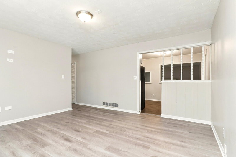 0/Mo, 3173 Fern Valley Drive Marietta, GA 30008 Entertainment Room View