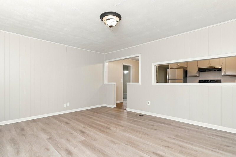 0/Mo, 3173 Fern Valley Drive Marietta, GA 30008 Living Room View 2