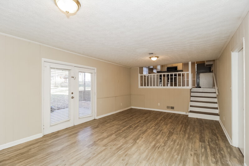 2,870/Mo, 3334 Heatherwood Ln SW Marietta, GA 30008 Living Room View 2
