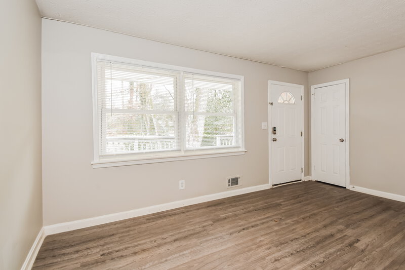 1,625/Mo, 643 Milford Dr SW Marietta, GA 30060 Living Room View