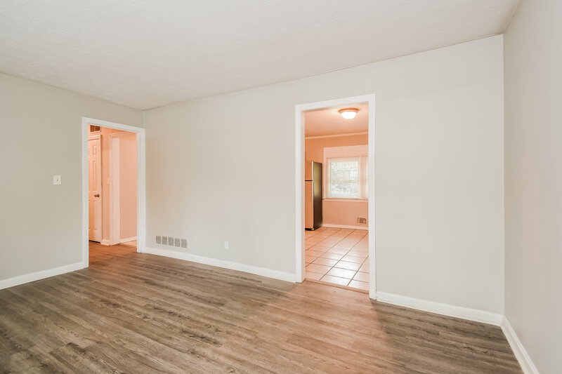 1,625/Mo, 643 Milford Dr SW Marietta, GA 30060 Living Room View 3