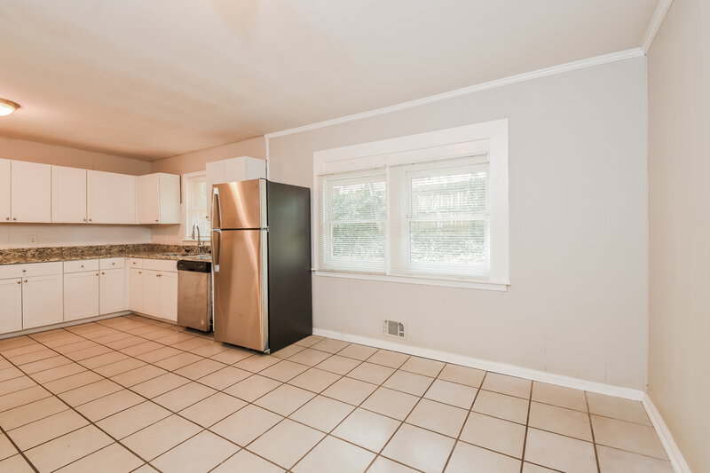 1,625/Mo, 643 Milford Dr SW Marietta, GA 30060 Dining Room View 2