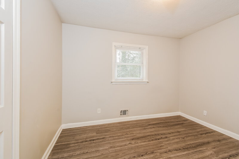 1,625/Mo, 643 Milford Dr SW Marietta, GA 30060 Bedroom View 3