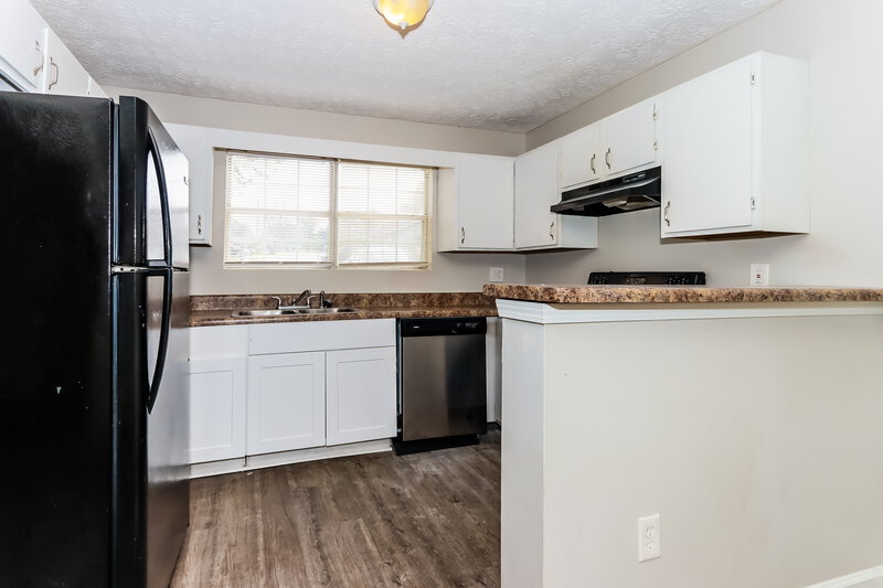 1,410/Mo, 200 SHERWOOD Loop McDonough, GA 30253 Kitchen View