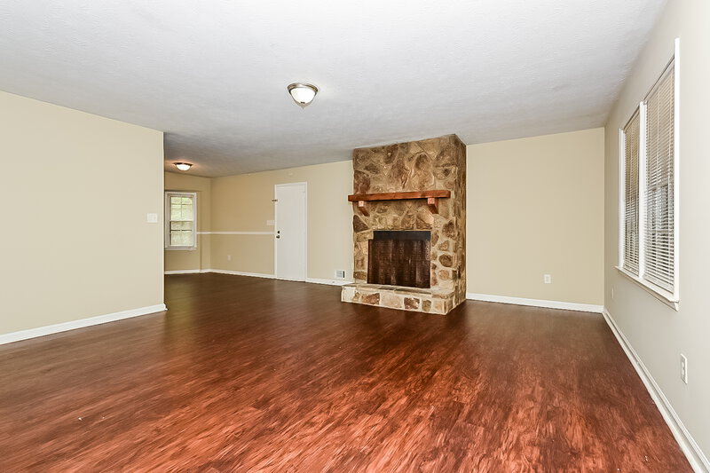 1,500/Mo, 105 Highland Cir McDonough, GA 30253 Living Room View