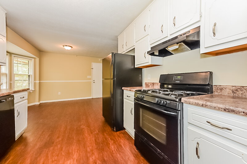 1,500/Mo, 105 Highland Cir McDonough, GA 30253 Kitchen View 2
