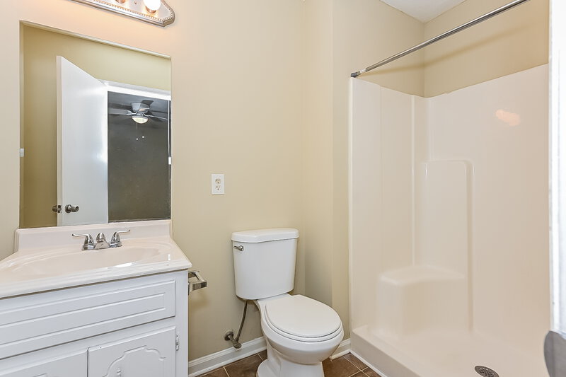 1,500/Mo, 105 Highland Cir McDonough, GA 30253 Bathroom View