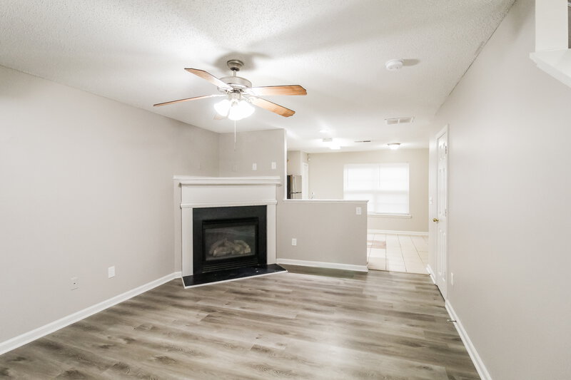 1,770/Mo, 401 Kendall Ln McDonough, GA 30253 Living Room View 2