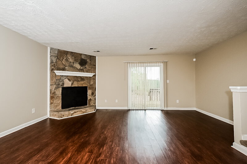 0/Mo, 5681 Waterford Ct Morrow, GA 30260 Living Room View