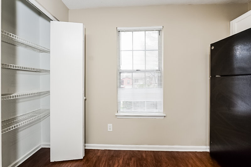 0/Mo, 5681 Waterford Ct Morrow, GA 30260 Kitchen View 4