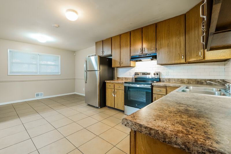 1,705/Mo, 6237 Continental Cir Morrow, GA 30260 Kitchen View