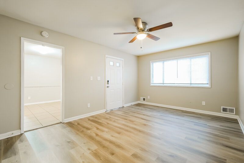 1,705/Mo, 6237 Continental Cir Morrow, GA 30260 Family Room View