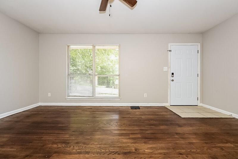 2,070/Mo, 6637 Imperial Dr Morrow, GA 30260 Living Room View