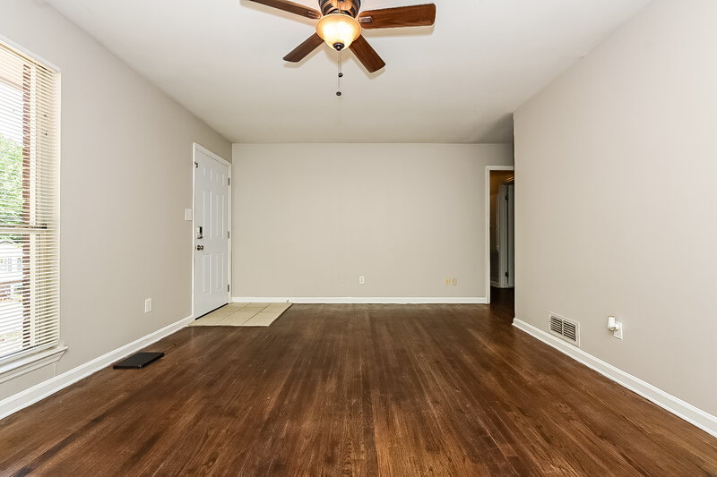 2,070/Mo, 6637 Imperial Dr Morrow, GA 30260 Living Room View 2