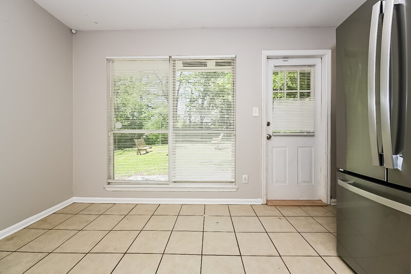 2,070/Mo, 6637 Imperial Dr Morrow, GA 30260 Kitchen View 3