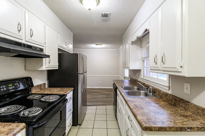 1,555/Mo, 5657 Estates Ct Norcross, GA 30093 Kitchen View