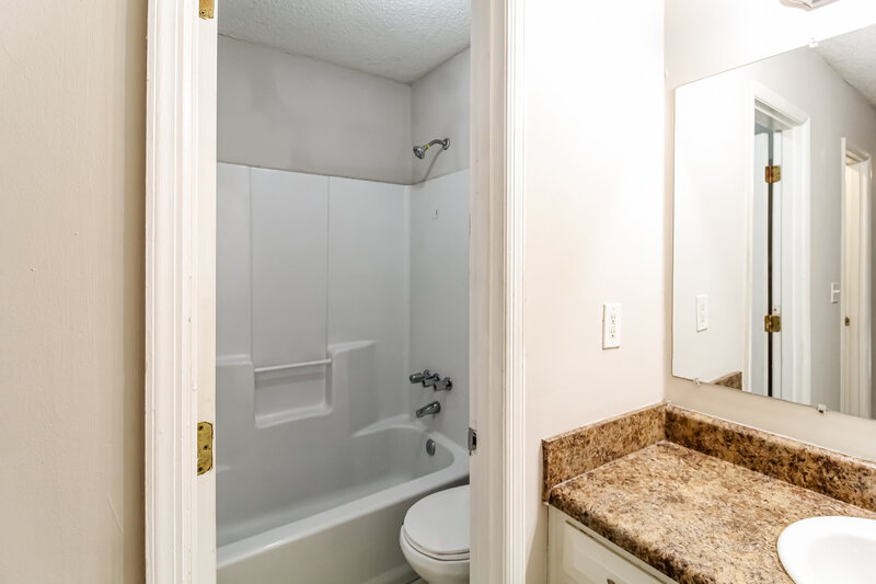 1,555/Mo, 5657 Estates Ct Norcross, GA 30093 Bathroom View
