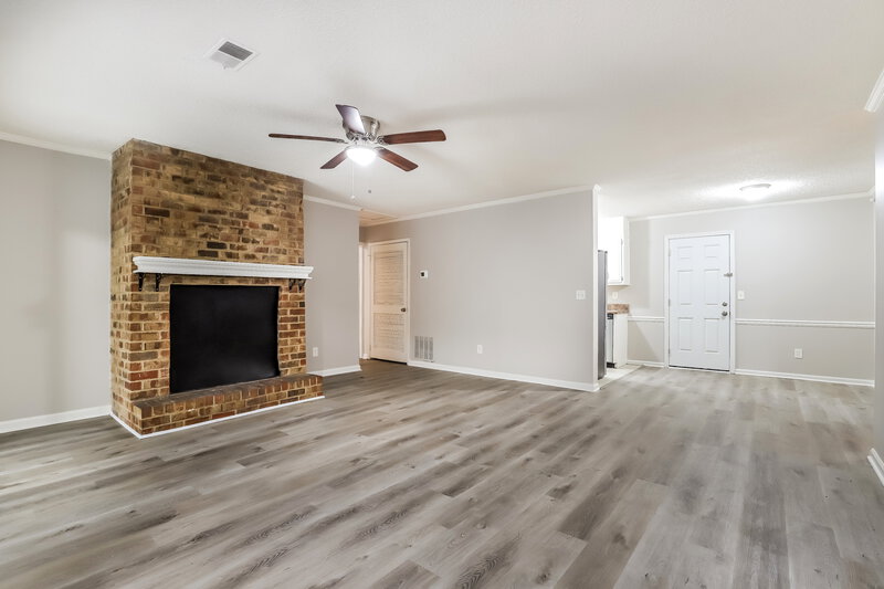 2,600/Mo, 5659 Estates Ct Norcross, GA 30093 Living Room View