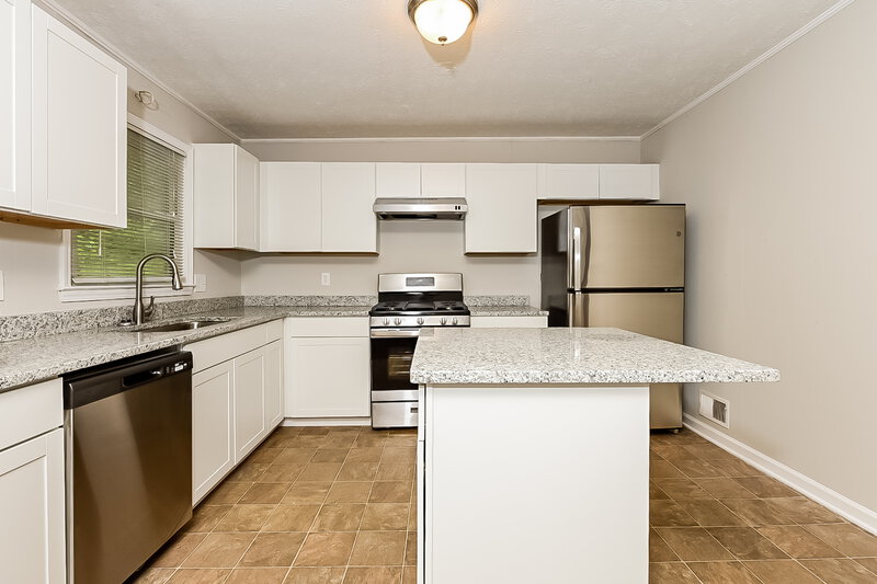 1,700/Mo, 3074 Menlo Park Dr Rex, GA 30273 Misc View 2