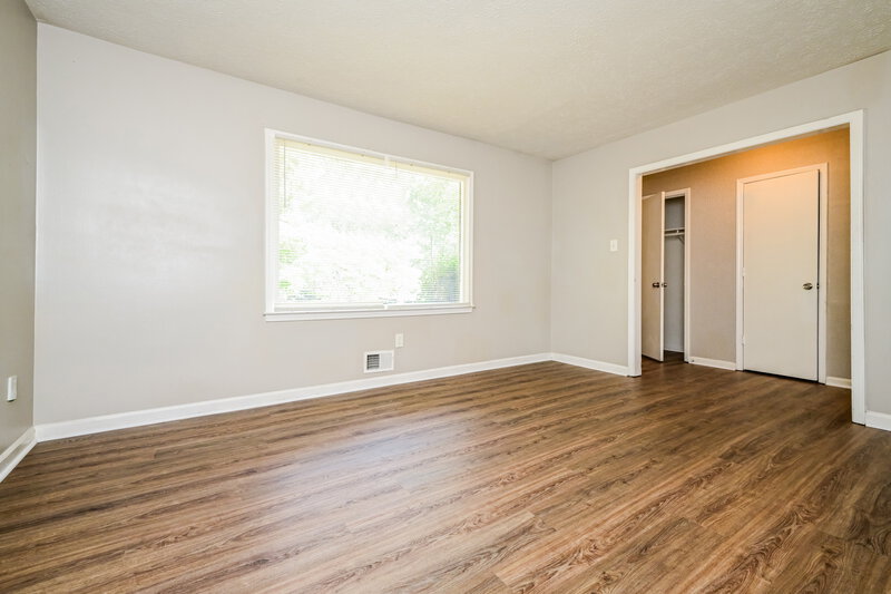 1,640/Mo, 3074 Menlo Park Dr Rex, GA 30273 Living Room View