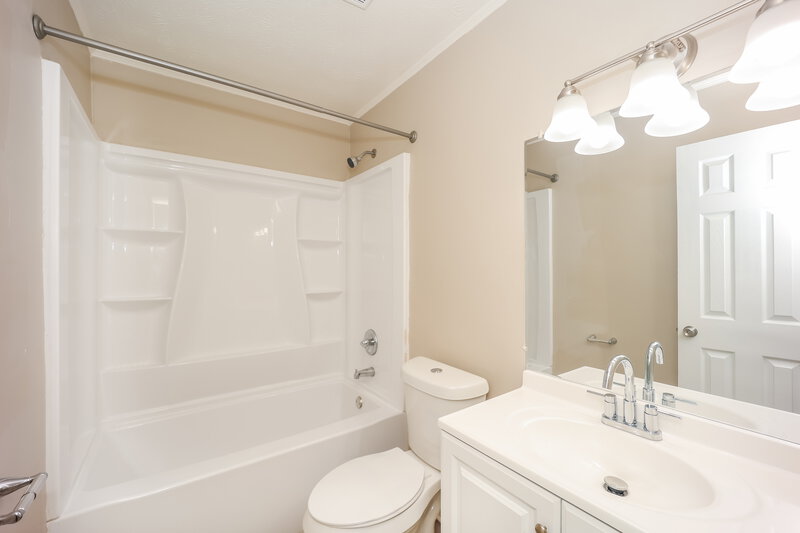 1,560/Mo, 3122 Chippewa Dr Rex, GA 30273 Main Bathroom View