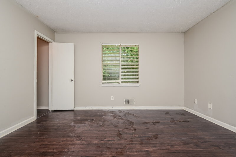 2,100/Mo, 3201 Chippewa Dr Rex, GA 30273 Main Bedroom View