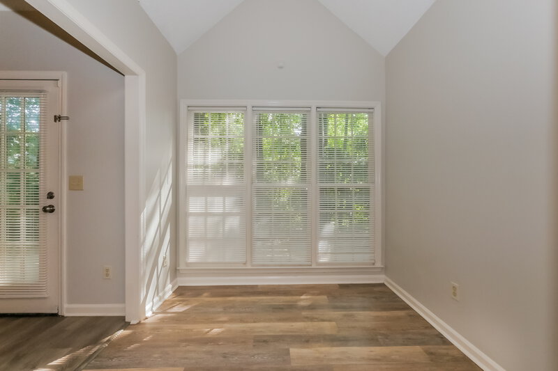 1,670/Mo, 3343 Rock Creek Dr Rex, GA 30273 Breakfast Nook View